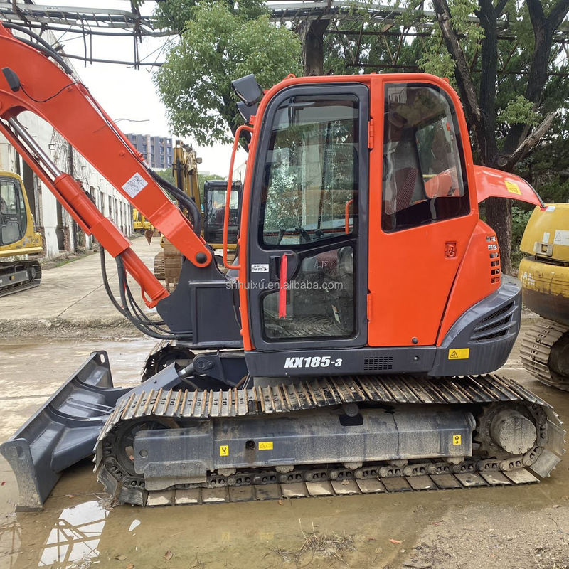 Une mini excavatrice de 8 tonnes utilisée Kubota kx165 kx185-3 est à vendre