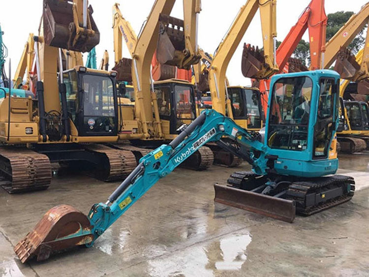 Une Kubota de 1,5 tonne, 3 tonnes,2.5 tonnes,3Une mini-excavatrice de 5 tonnes est à vendre, une mini-excavatrice Kubota U15 U30 U25 U35