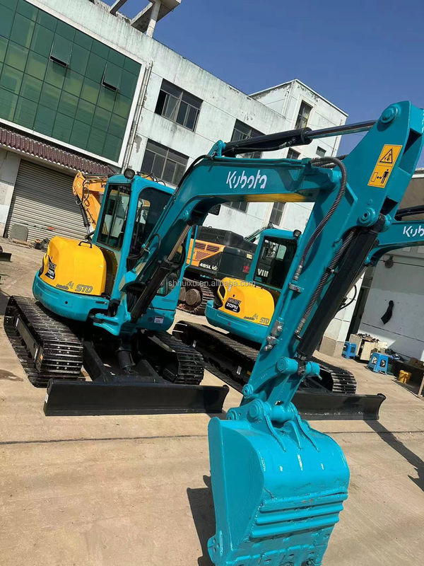 Mini Kubota 155 utilisé pour creuser des petites machines utilisées