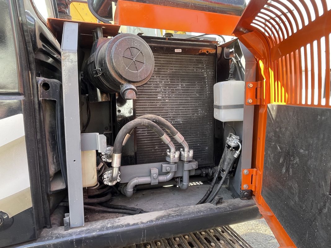 machine d'occasion machine d'excavation utilisée HITACHI 120 à bas prix à vendre