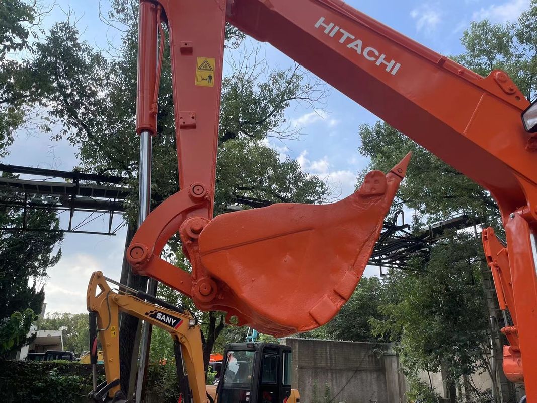 Une mini-excavatrice d'occasion HitachiZX75 ZX60 ZX200, une mini-excavatrice d'occasion Hitachi75 à vendre.