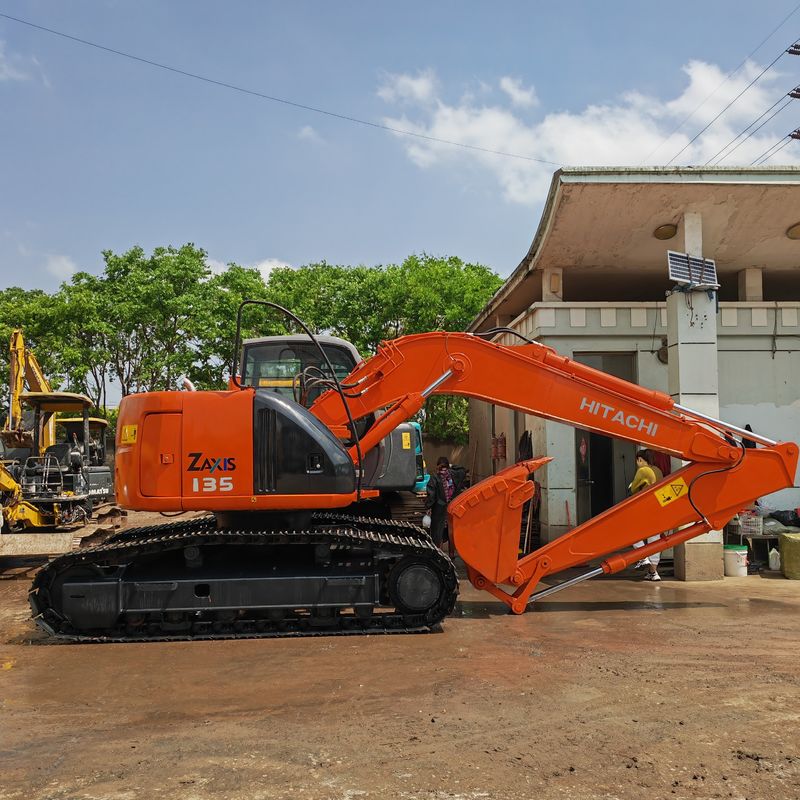 Hitachi en stock 90% d'occasion Hitachi zx135/excavatrice à rampe utilisée Hitachi zx135 à vendre
