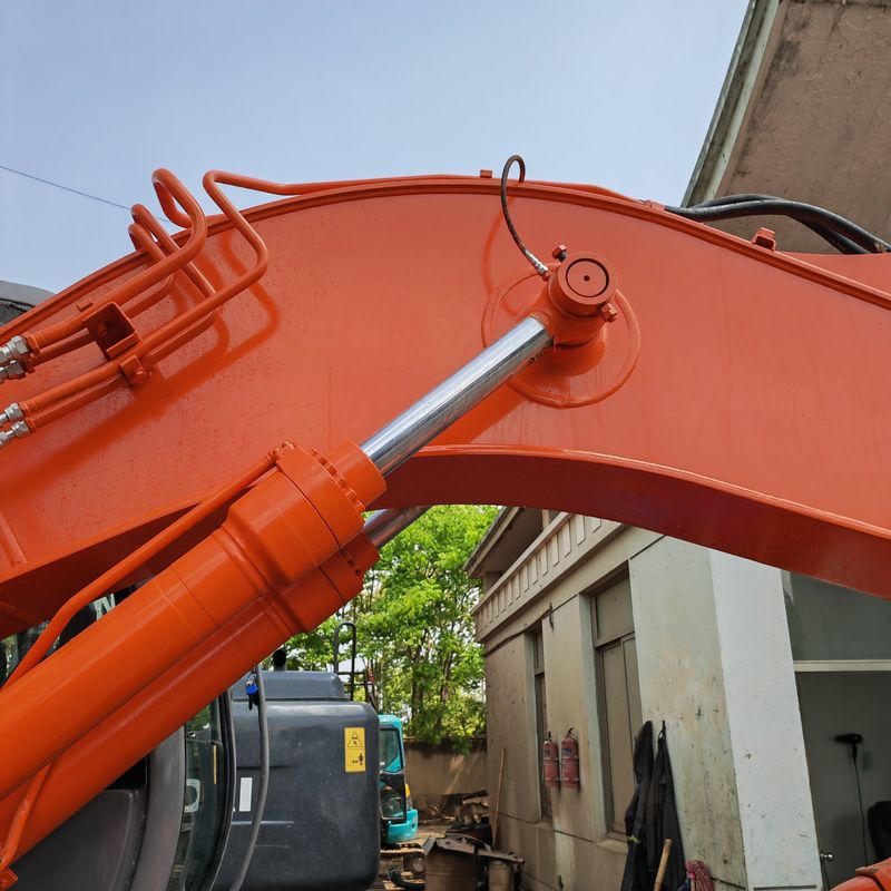 Hitachi en stock 90% d'occasion Hitachi zx135/excavatrice à rampe utilisée Hitachi zx135 à vendre