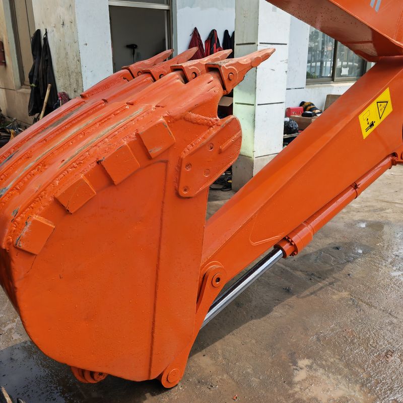 Hitachi en stock 90% d'occasion Hitachi zx135/excavatrice à rampe utilisée Hitachi zx135 à vendre