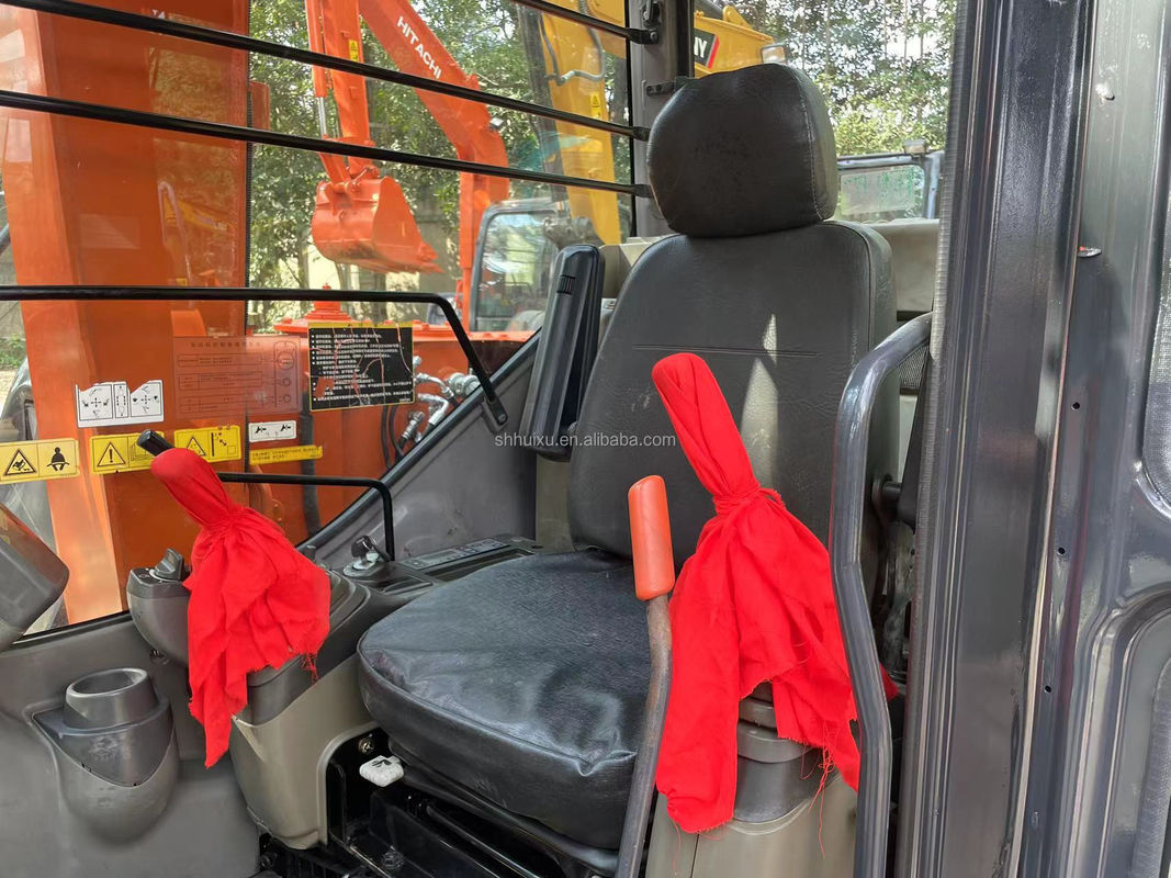 Une mini-excavatrice utilisée pour les exportations chinoises.