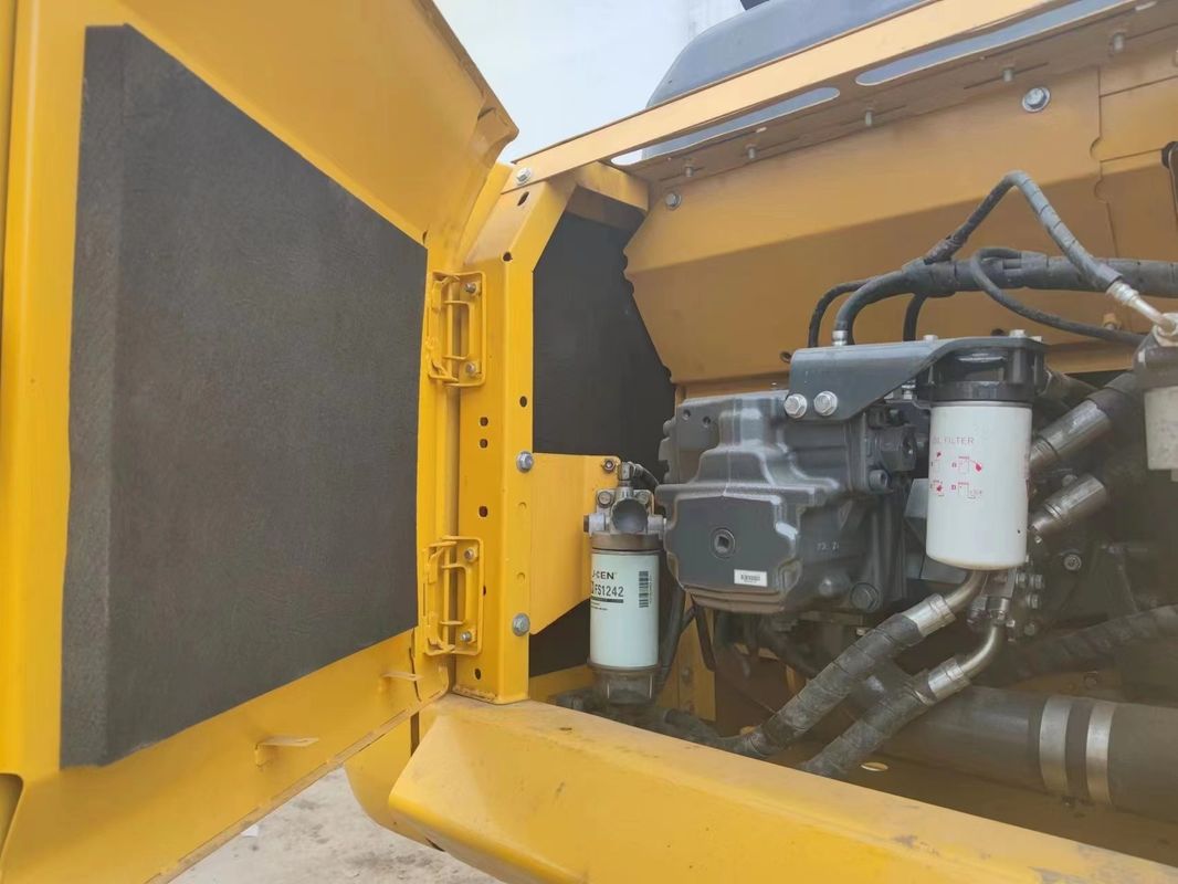 Excavatrice à rampe utilisée utilisée komatsu pc200/bon état avec une puissance élevée excavatrice d'occasion komatsu pc200 à vendre