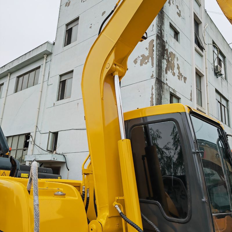 Jaune Mini Excavateur d'occasion 6T de seconde main Komatsu Pc60 Couleur originale