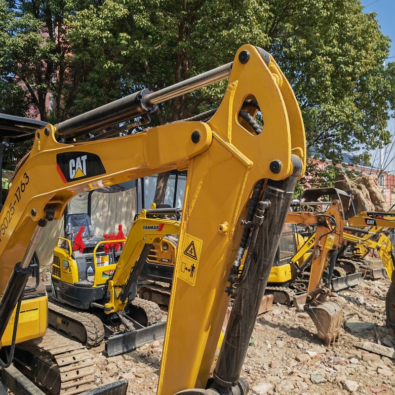 Excavateur mini cat 303 d'occasion moteur original cat 303 à prix réduit en vente