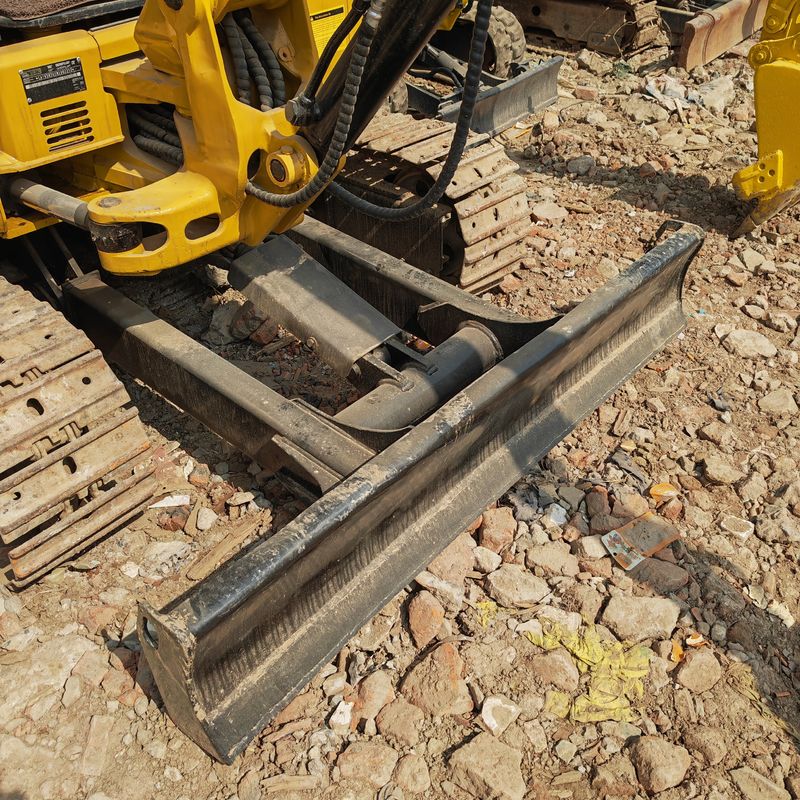Excavateur mini cat 303 d'occasion moteur original cat 303 à prix réduit en vente