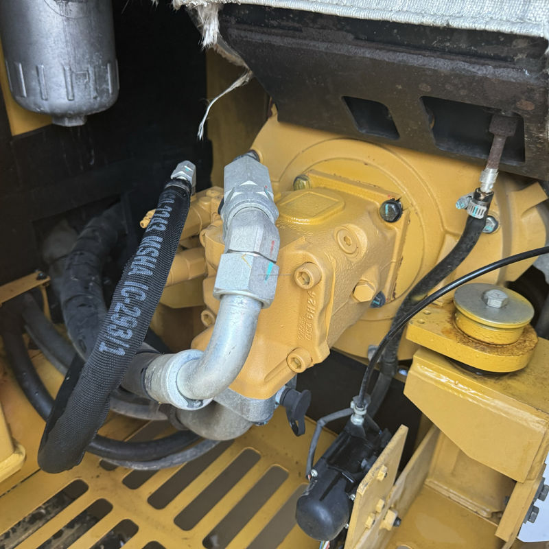 Excavatrice d'occasion à haut rendement Mini-excavatrice de chenille Machines de déplacement de terre Cat 305.5e2 Avec pouce hydraulique