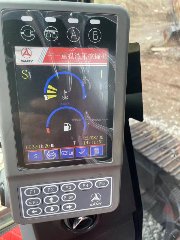 Pratiquement neuf 95% 13,5Ton Sany SY135 utilisé excavateur creuseuseuse d'occasion mini China marque sany à vendre