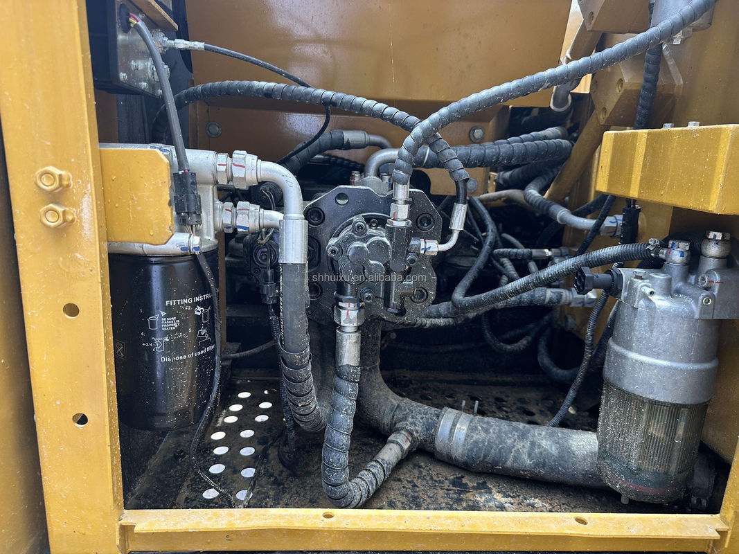 Pratiquement neuf 95% 13,5Ton Sany SY135 utilisé excavateur creuseuseuse d'occasion mini China marque sany à vendre
