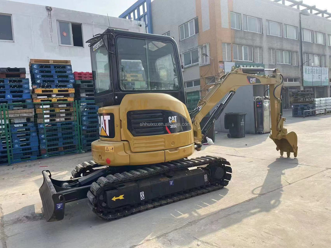 mini excavateur utilisé de couleur jaune cat303e à vendre
