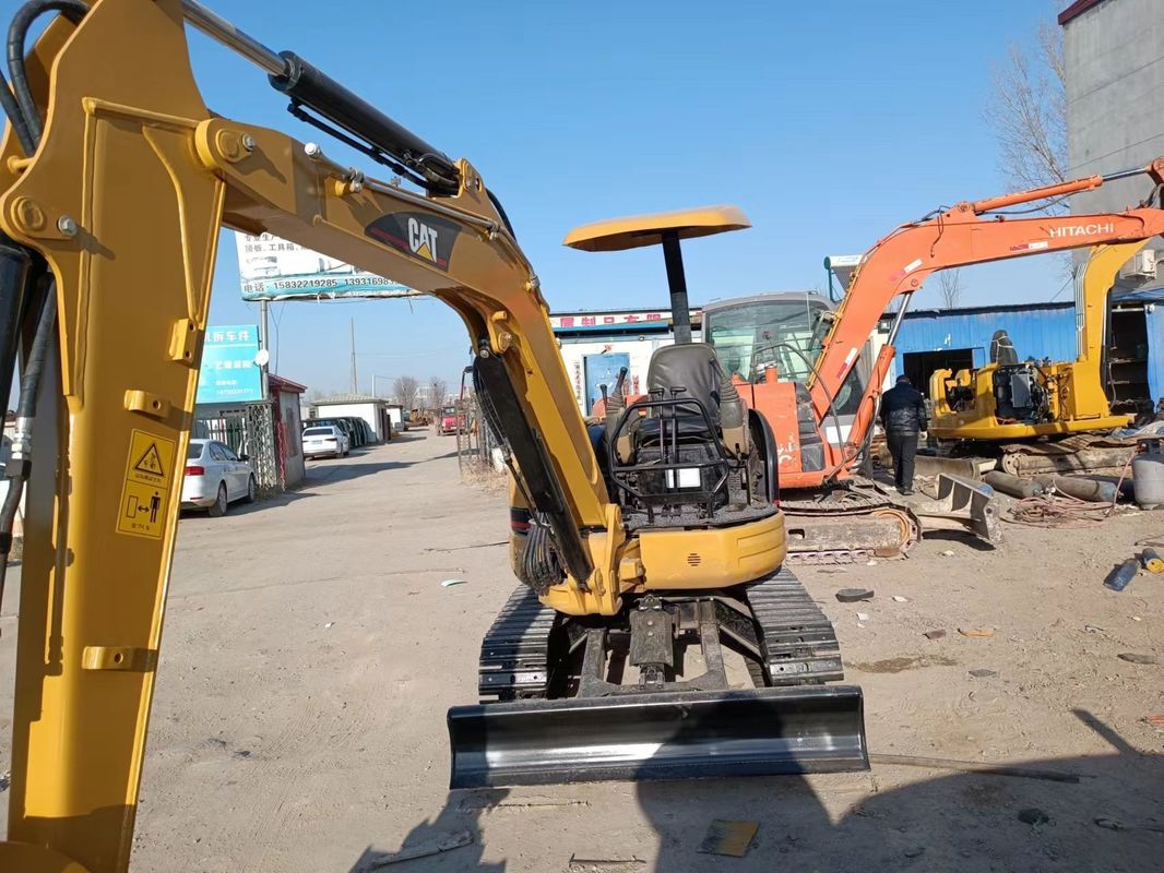L'EPA utilise une mini-excavatrice de 1 tonne 3 tonnes 5 tonnes CAT301.7 CAT303 CAT303E CAT305 Une mini-excavatrice bon marché est utilisée CAT303